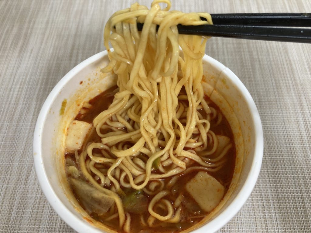 蒙古タンメン辛旨の麺　