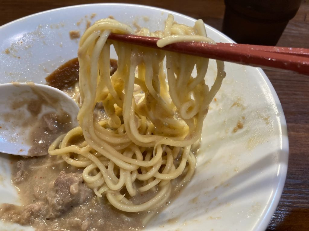 極鶏円町｜ラーメンの麺